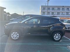 ヤリスクロス X