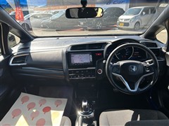 フィット ハイブリッド S