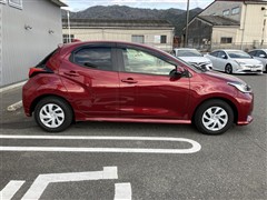 ヤリス ハイブリッド G