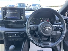 ヤリス ハイブリッド X