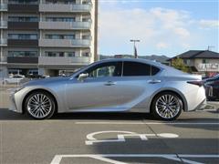 レクサスIS300h バージョンL