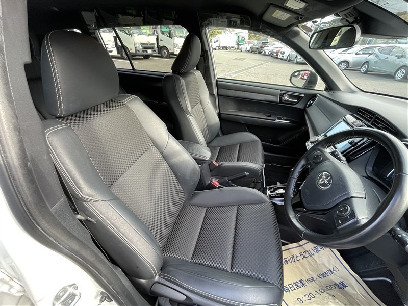 カローラフィールダーHEV G WXB（371011216579）の中古車 | トヨタ認定