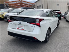 プリウス A プレミアムツーリング