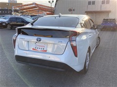 プリウス Sセーフティープラス