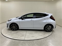 アクア GR スポーツ