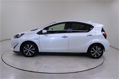 アクア S スタイルブラック