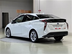 プリウス A プレミアムツーリング