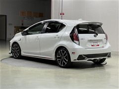 アクア G GRスポーツ 17インチ