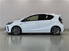 アクア G GRスポーツ 17インチ