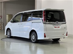 ノア ハイブリッド SI