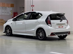 アクア G GRスポーツ 17インチ