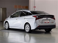 プリウス S セーフティプラス2