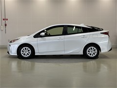 プリウス S セーフティプラス2