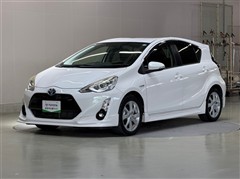 トヨタ アクア G ブラックソフトレザーセレ