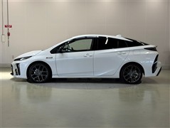 プリウスPHV Sナビ GRスポー