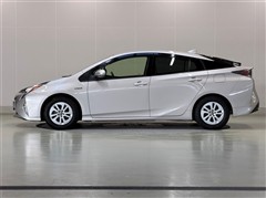 プリウス S セーフティプラス