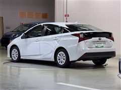 プリウス S セーフティプラス2