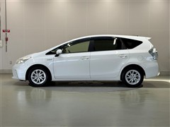 プリウスアルファ S