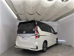 セレナ E-パワー ハイウェイスターV