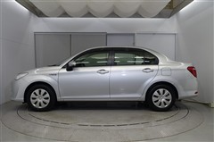 カローラアクシオ HEV