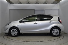 アクア S スタイルブラック