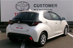 ヤリス ハイブリッド X