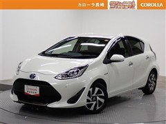 トヨタ　アクア S スタイルブラック