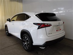 NX200t Fスポーツ