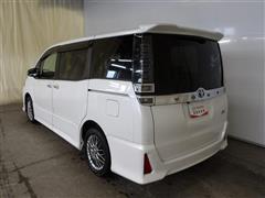 ヴォクシーHV ZSキラメキ3