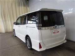 ヴォクシーHV ZSキラメキ