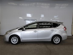 プリウスアルファ S