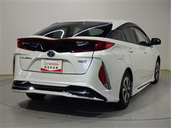 プリウスPHV A
