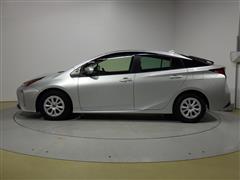 プリウス S セーフティープラス 2