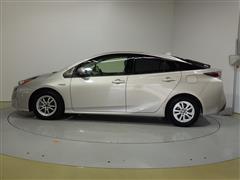 プリウス S セーフティープラス