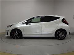 アクア GR スポーツ