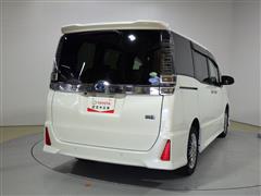 ヴォクシー hv ZS キラメキ3