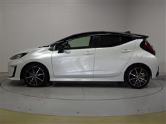 アクア GR スポーツ