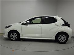 ヤリス ハイブリッド X