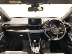 ヤリス ハイブリッド X