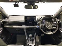 ヤリス ハイブリッド X