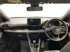 ヤリス ハイブリッド X