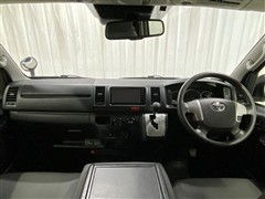 ハイエースバン DX