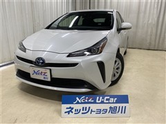 プリウス S E-Four
