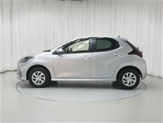 ヤリス X