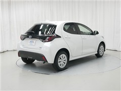 ヤリス HV X