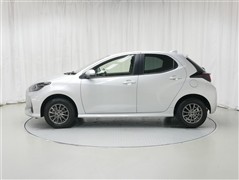 ヤリス X 4WD