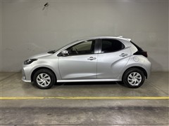ヤリス X 4WD