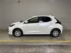 ヤリス X 4WD