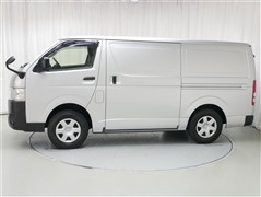 ハイエースV DX ルートバン
