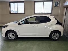 ヤリス ハイブリッド X